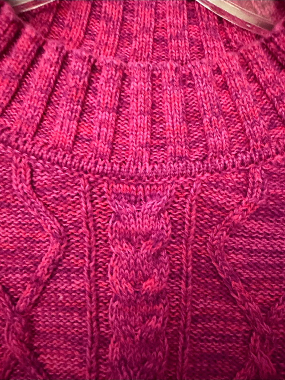 GAP Cable Knit Crew Neck Sweater Bright Pink Fuchsia Small Cozy Preppy - Picture 4 of 7